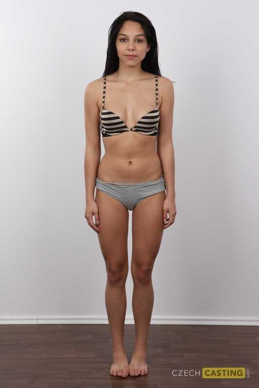 Sexy Silvie Strips Off Her Black Leggings And Runner For A Naked Yoga Session - Silvie