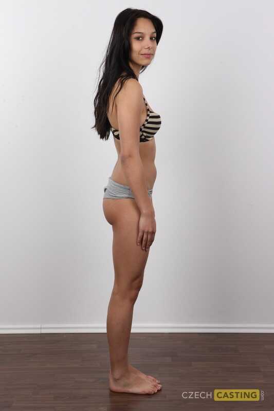Sexy Silvie Strips Off Her Black Leggings And Runner For A Naked Yoga Session - Silvie