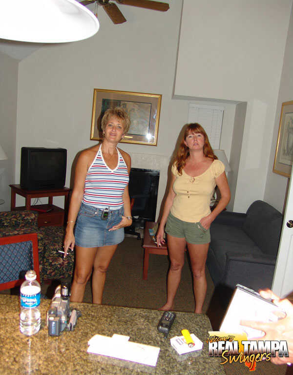 USA swinger Tracy Lick and her gf arrange an evening of drink and sex with mature MILFs: Mature Strapon Gangbang - Tracy L...