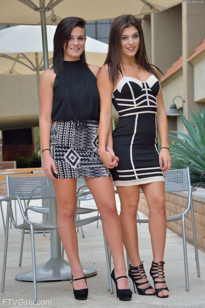 Public Patio Playtime: Two Girlfriends Pleasure Themselves in the Sunlight - Leah Gotti, Brooklyn Jane