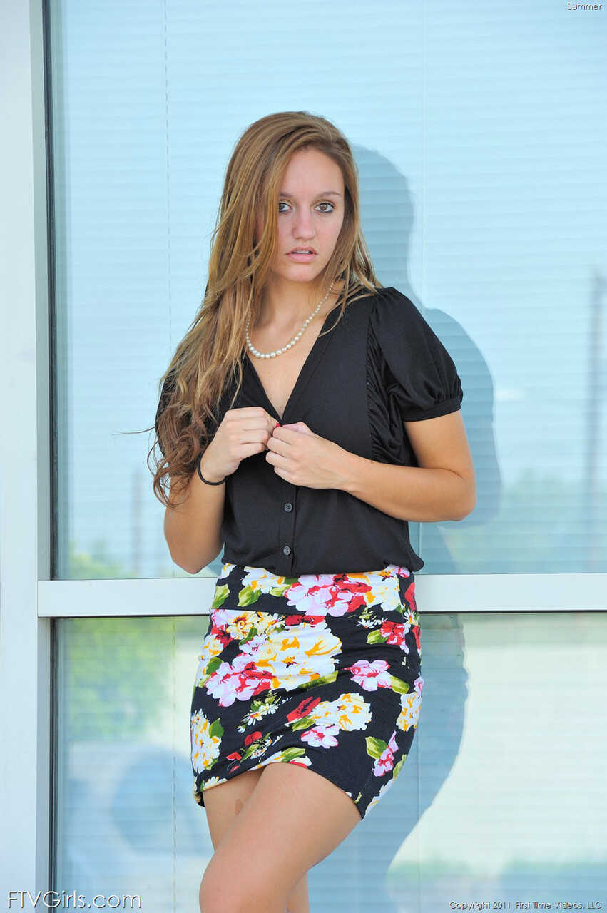 Public Nudity: A Cash-Wild Teen Gives a Full View of Her Tits and Twat! - Chandler Fay