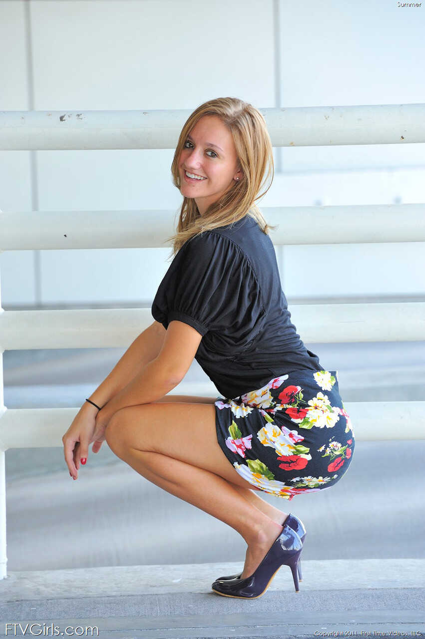 Public Nudity: A Cash-Wild Teen Gives a Full View of Her Tits and Twat! - Chandler Fay