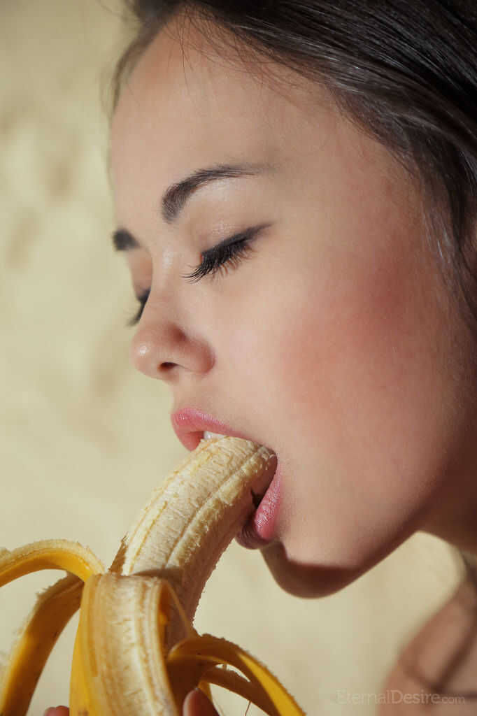Li Moon's Juicy Banana Bonanza: A Sensational Big Tit Teen Eating Orgasmic Pleasure - Li Moon