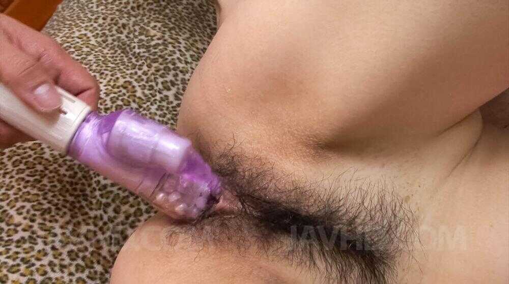 Noriko's Toy Box: The Young Japanese Girl Masturbates Her Way to Pleasure - Noriko Kago
