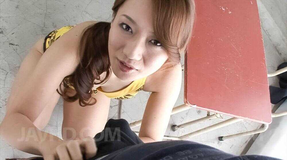 Japanese MILF Kazumi Nanase sucking and fucking two guys at the same time! - Kazumi Nanase