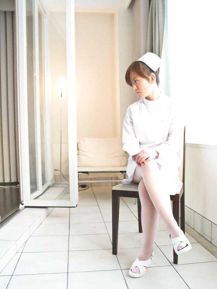 Miina Minamoto's Finger-Fucking Fashion Show A Japanese Nurse In Pantyhose And Her Secret Desire Fulfilled! - Miina M...