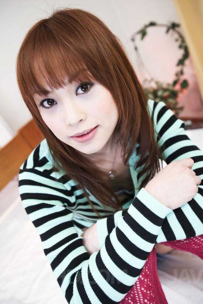 Small Japan's redhead Miina Yoshihara takes on two boys at once and creams all over their faces! - Miina Yoshihara