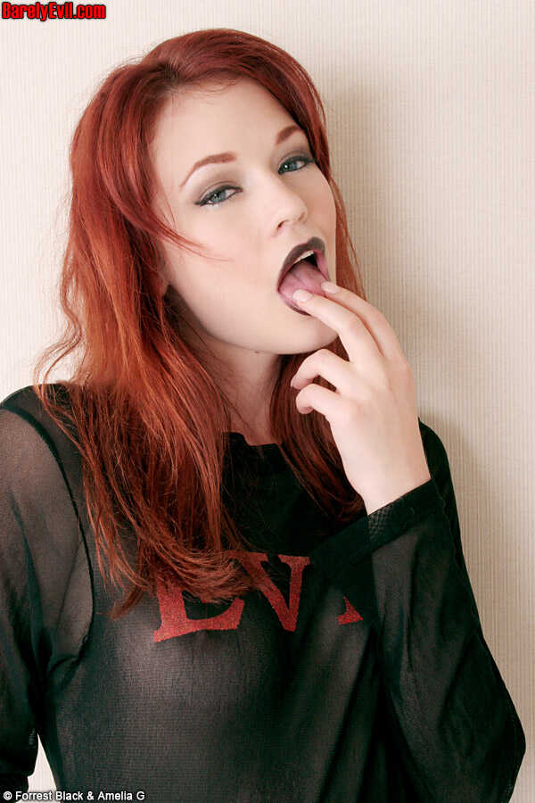 MILF Redhead Justine Joli Finger Fucks Her Toes Before Licking and Biting Them - Justine Joli