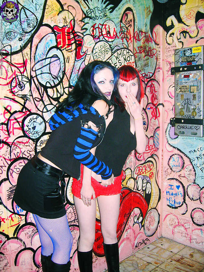 Scar and Szandora's Lesbian Kiss: Goth Beauties Share Passionate Moment in Pantyhose - Scar, Szandora