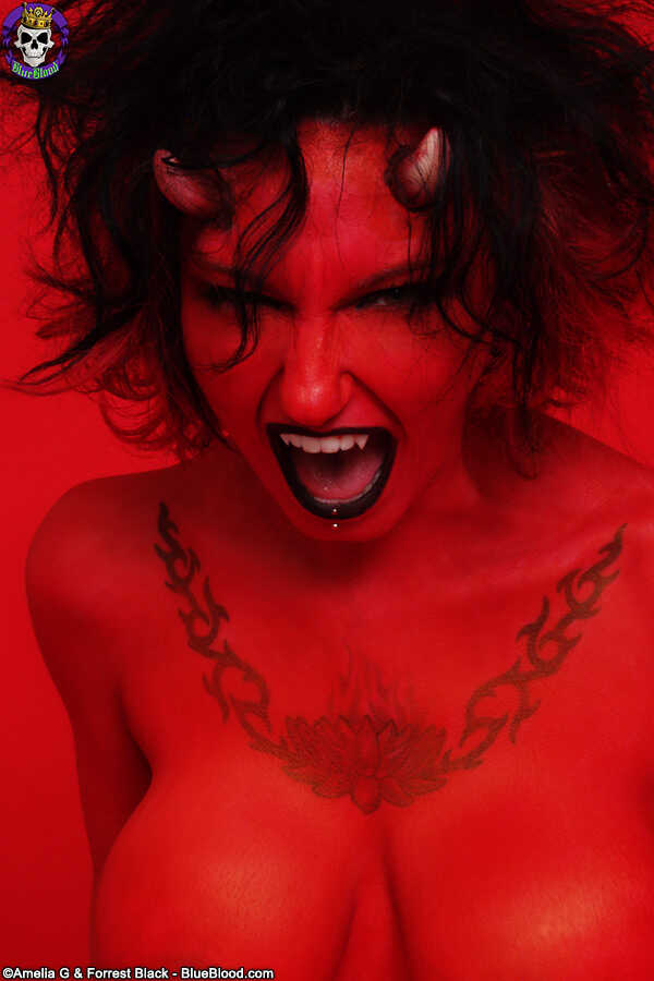 Nina Sin's Devilish Nude Gig Pierced and Tattooed Chick with a Big-Titted Bust - Nina Sin