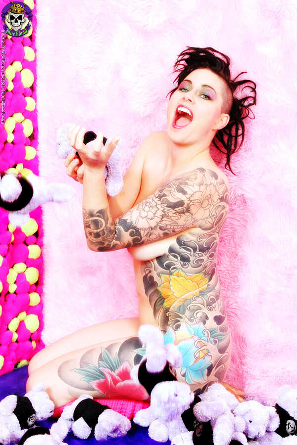 Stuffed Animals as a Coverup: Tattooed Chick Michelle Aston Gets Naughty!