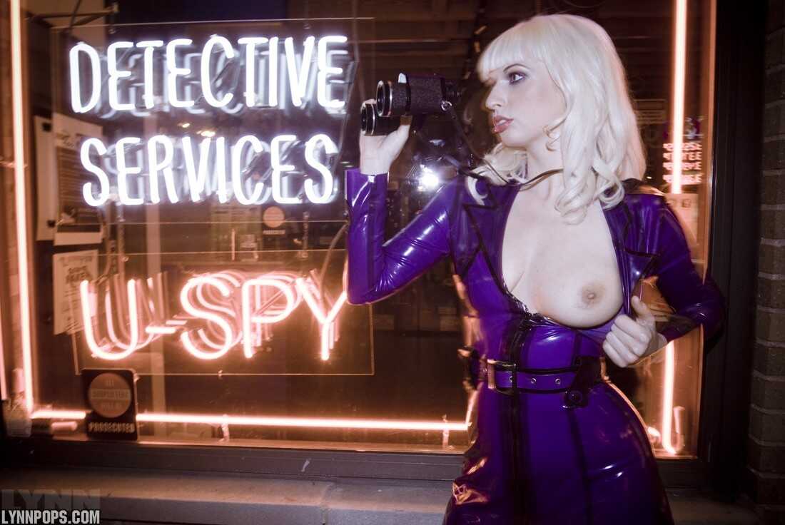 Lynn Pops' Latex Night: Hot blonde exposes her big tits and twat in a seductive dress. - Lynn Pops