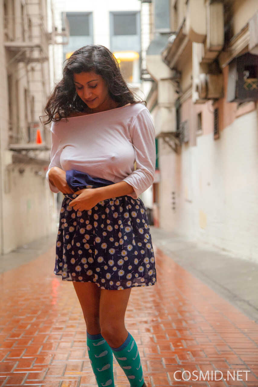 India's Amateur Carla White: Exposing her massive natural tits in a crowded alleyway! - Carla White