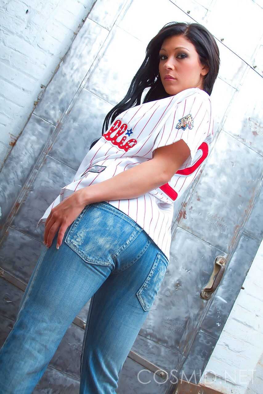 Brunette's Dark Secret: Trinity Vaughn Reveals Her Juicy Thonged Boobs in a Jeans Ass Spree - Trinity Vaughn