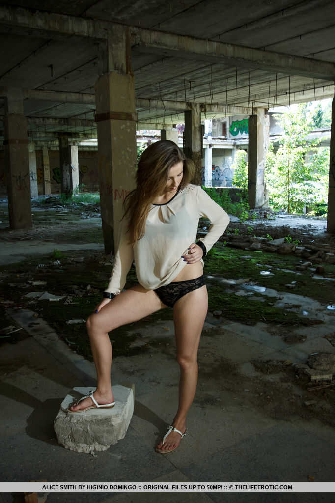 Abandoned Shaved Teen Alice Smith Gets Intimate with Herself in the Great Outdoors - Alice Smith