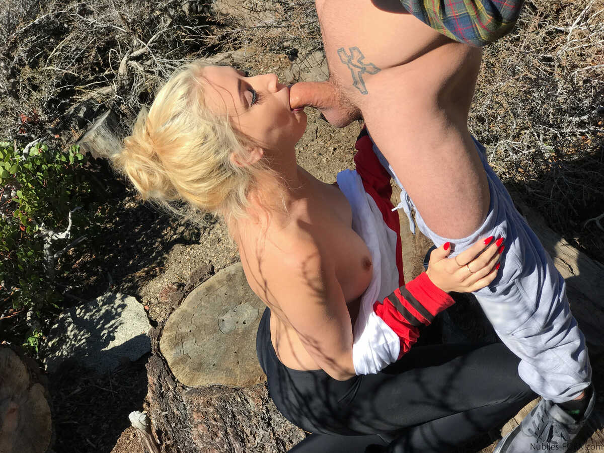 Blonde Teen Gets Creamed by Her Lover Near Tree Stump