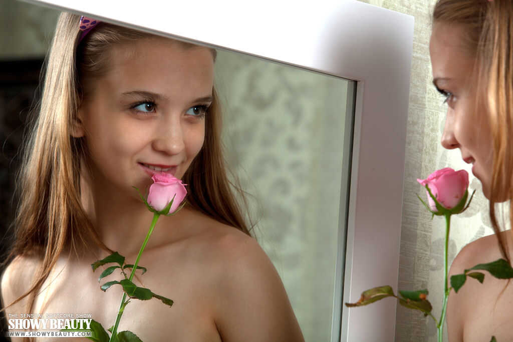 Skinny teen Alisabelle sucking on her reflection's dick while nude in socks - Alisabelle