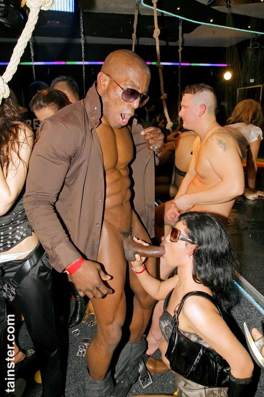 Wet, big-titted party girls ride each other in the middle of a wild nightclub - Wibeke, Jeny Baby