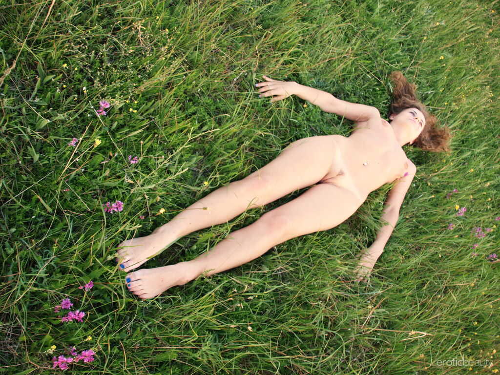 Bare Naked Babe Lili F in the Field: Perfect Pussy, Tight Teen Body, Thigh Gap and More! - Lili F