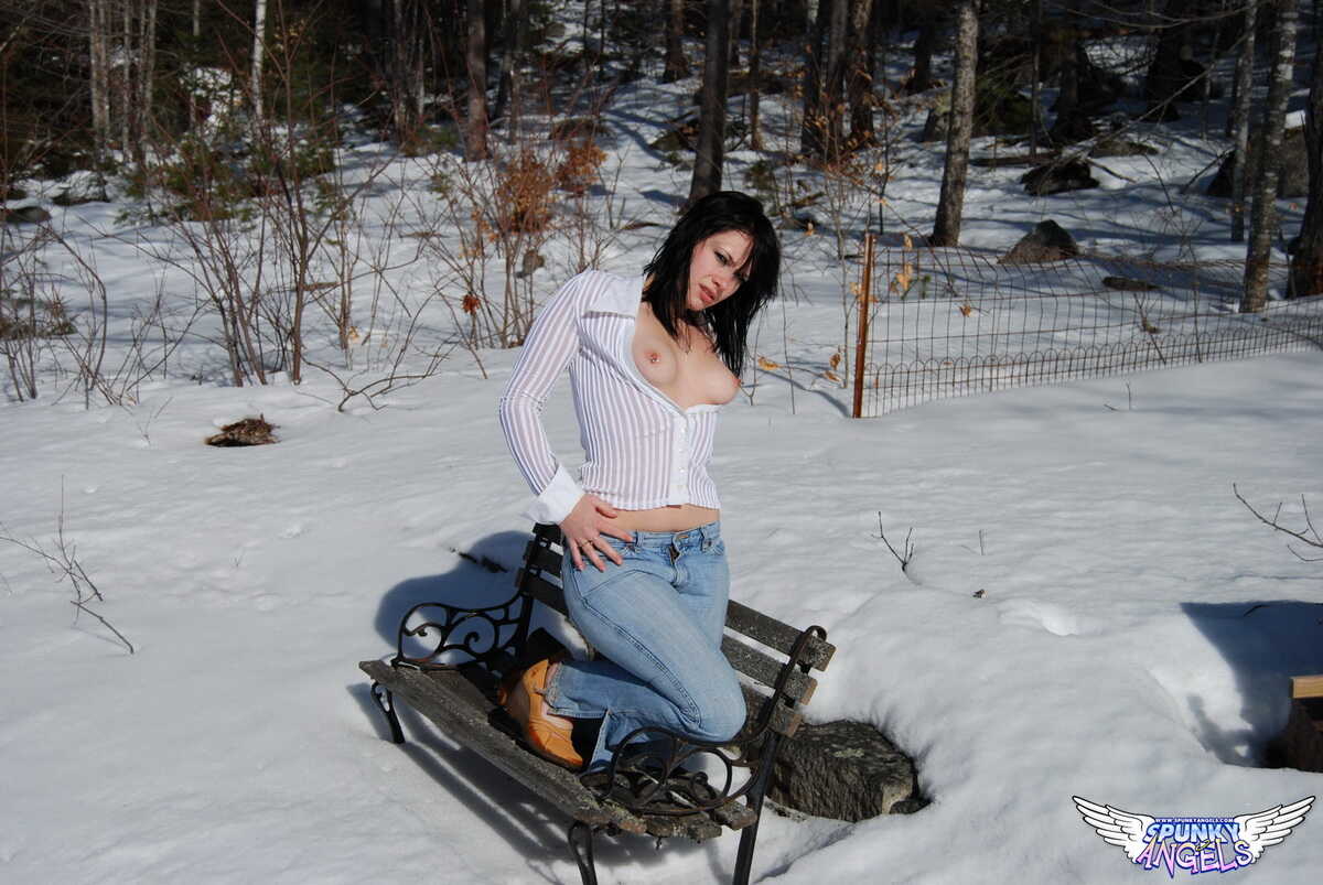 Wet and Wild Emily Love: A Winter Slut Story  Amateur Babe Emily Love's Jeans Ass and Tight Ass  Emily Love's Na...