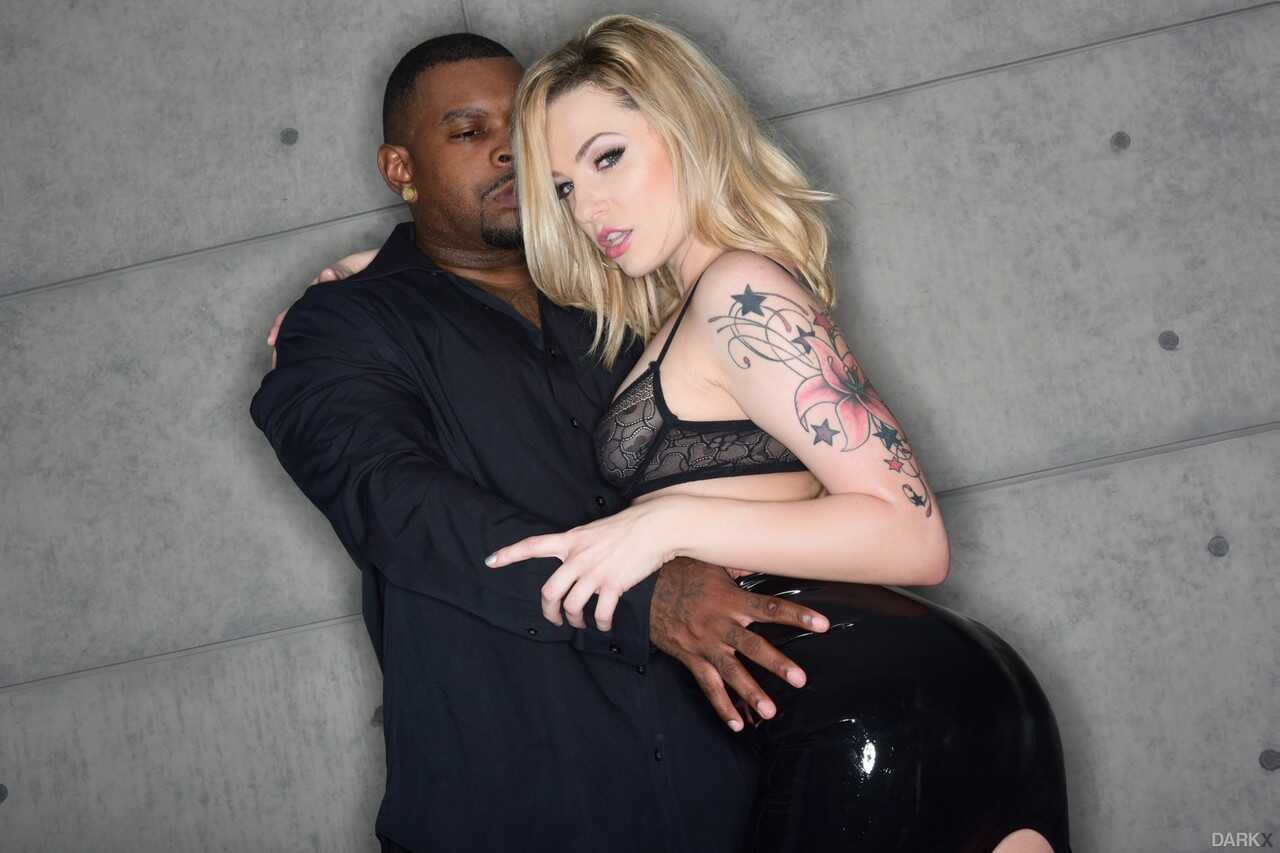 Blonde Bombshell Dahlia Sky Plugs Up For Interracial Anal With Rico Strong - Rico Strong, Dahlia Sky