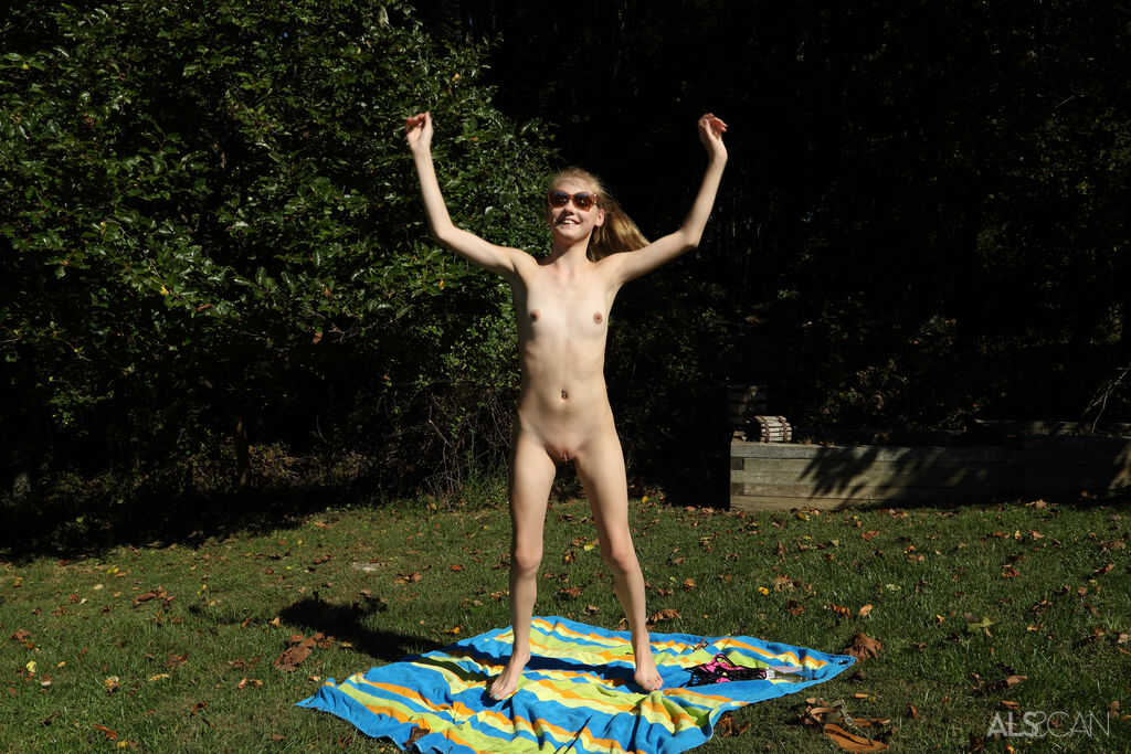 Tiny titted Hannah Hays sunbathing in a bikini enjoying vaginal insertion- Nerdy teen Cameltoe tiny titted teen nudist - H...