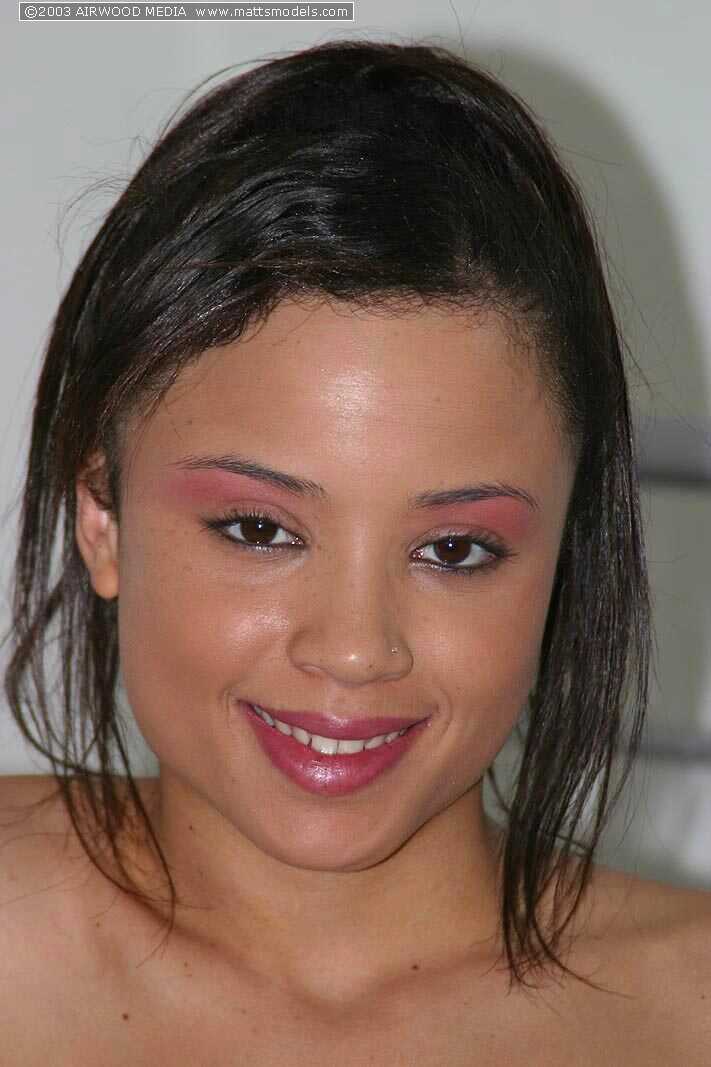 Simone's Sensual Latina Spread: Amateur Brunette MILF Finger-Bangs Her Pussy Tongue-Out in Hot Nude Solo Session - Si...
