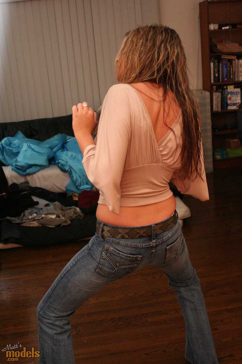 Naughty Amateur Chick Sadie Sweet in Candid Moments   Sexy Ass in Shorts   Sadie's Naked Adventure - Sadie Sweet