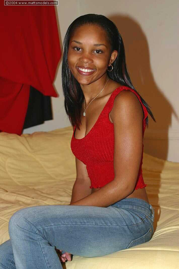 Young and Sultry Cali Fingers: The Amateur Black Teen's Damp Slit Spread - Cali
