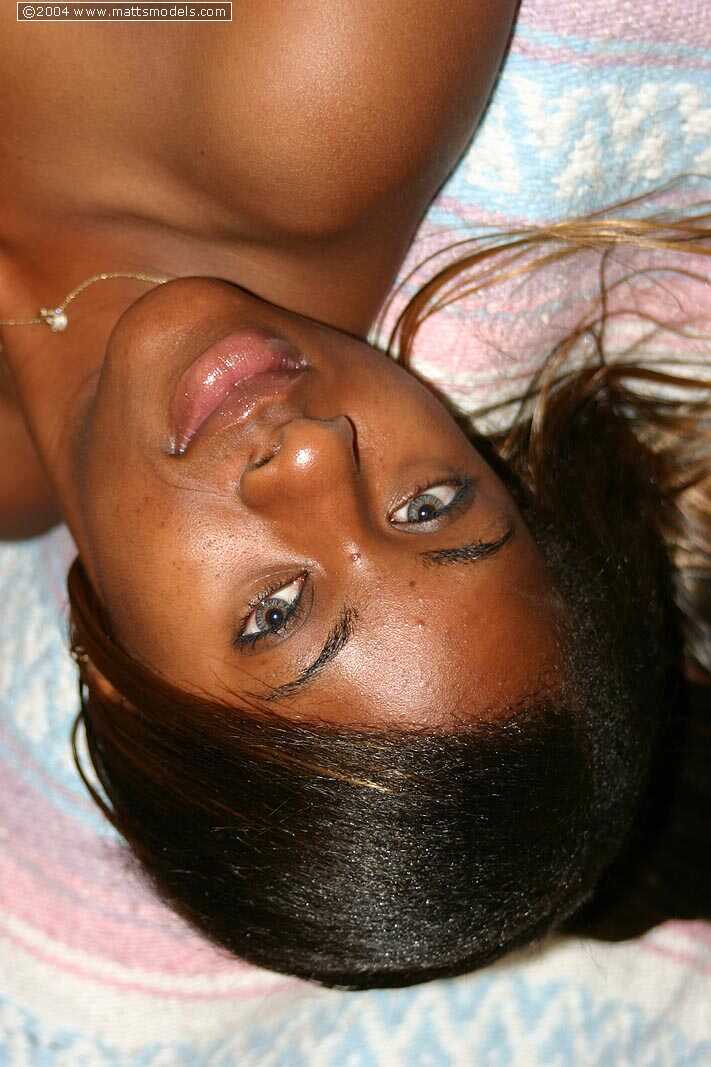 Black amateur Tori gets totally naked for her modelling premiere Sexy Black Women, Black African, Ebony Amateur, Black Ama...
