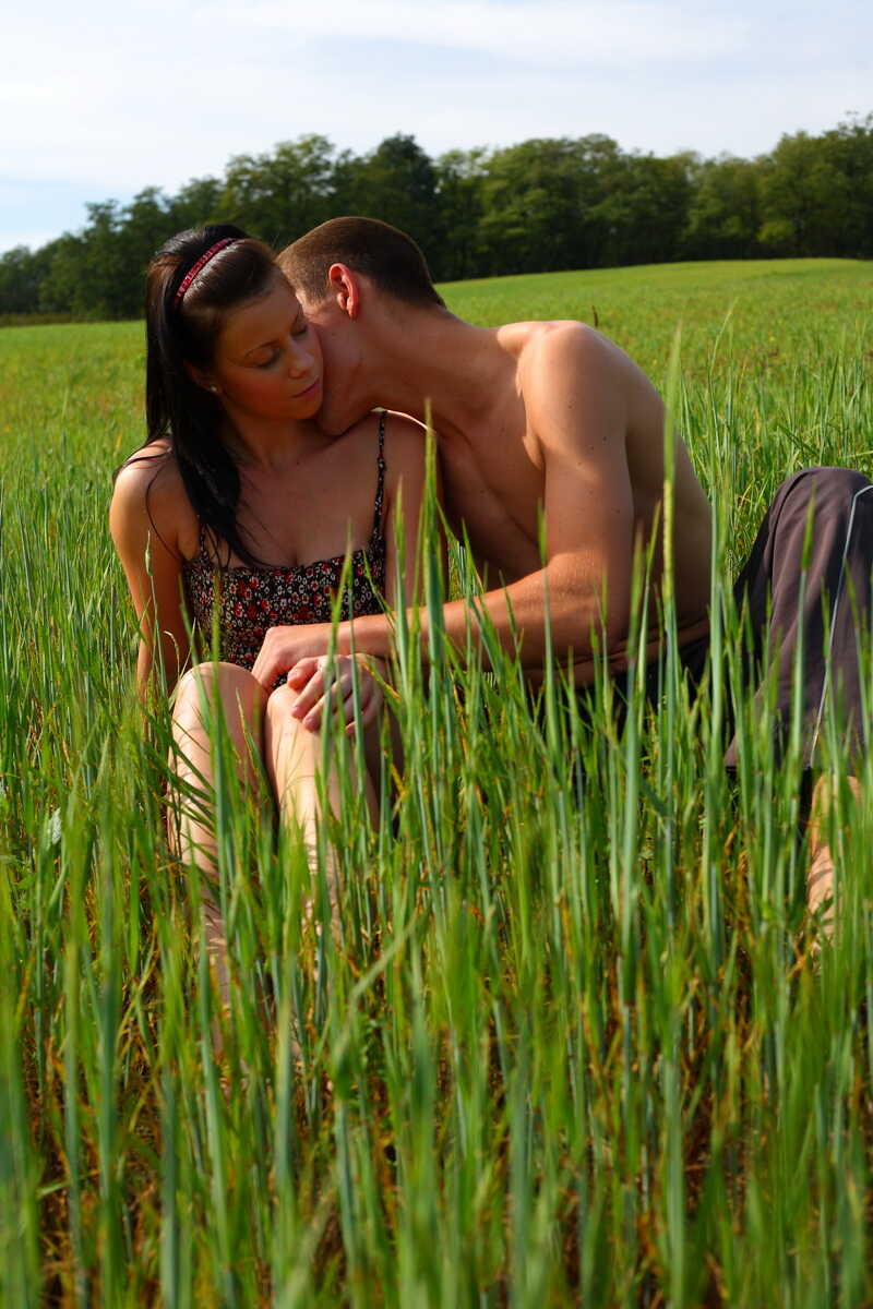 Young farmhand and her lover get it on in the harvest field 