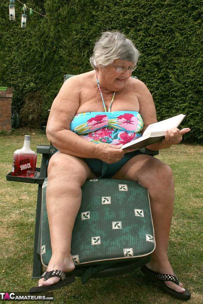Granny Pussy Party: Libby's Fat Pussy Gets Stuffed with a Bottle in the Garden - Grandma Libby