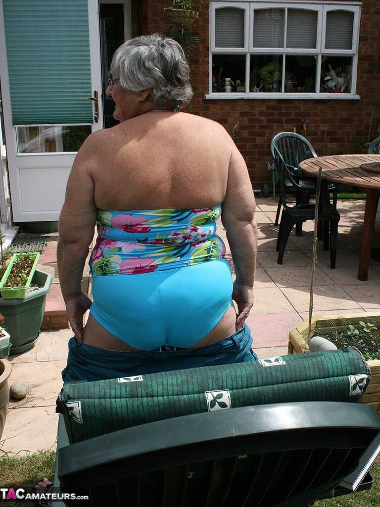 Granny Pussy Party: Libby's Fat Pussy Gets Stuffed with a Bottle in the Garden - Grandma Libby