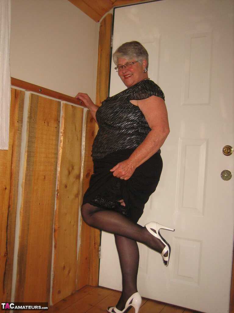 Fat Nan Girdle Goddess Sucks and Pumps Her Big Tits While Wearing a No-Panty Upskirt Before Loosing Her Large Ass!