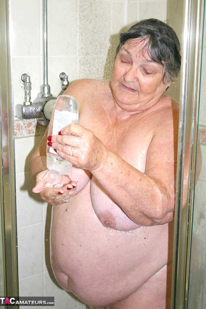 Granny Libby's Milky Body Obese Granny Takes a Shower and Squirts her Juicy Cream