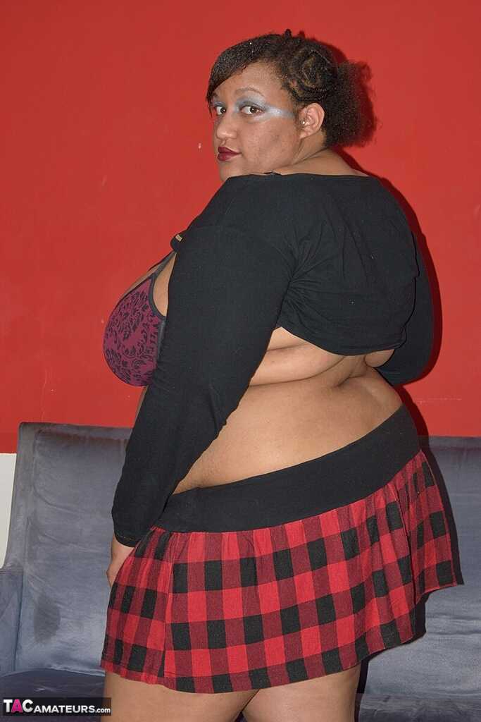 Voluptuous Curvybunnyb Rubs Her Huge Black Booty While Exploring Her Juicy Pussy - Curvybunnyb