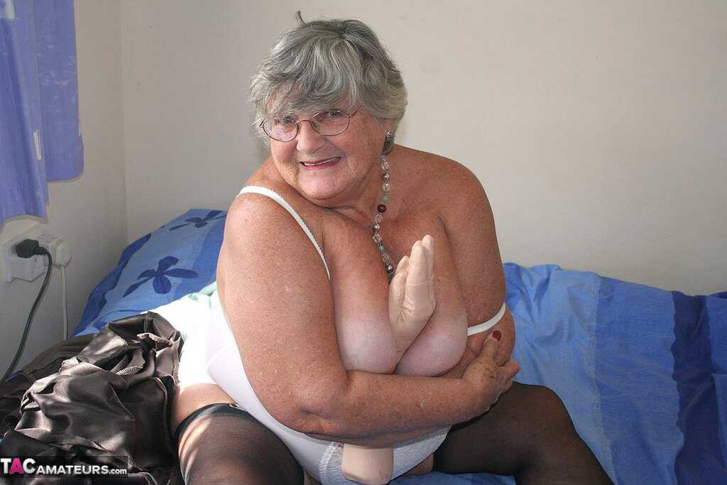 Granny's Secret Toy: How Overweight Artist Grandma Libby Pleases Herself with a Faux Hand and a Dildo - Grandma Libby