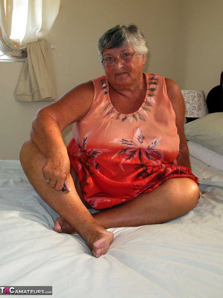 Granny's Saggy Titties and Hairy Pussy on Display for the Camera: A Fat Old Libby's Solo Show - GrandmaLibby