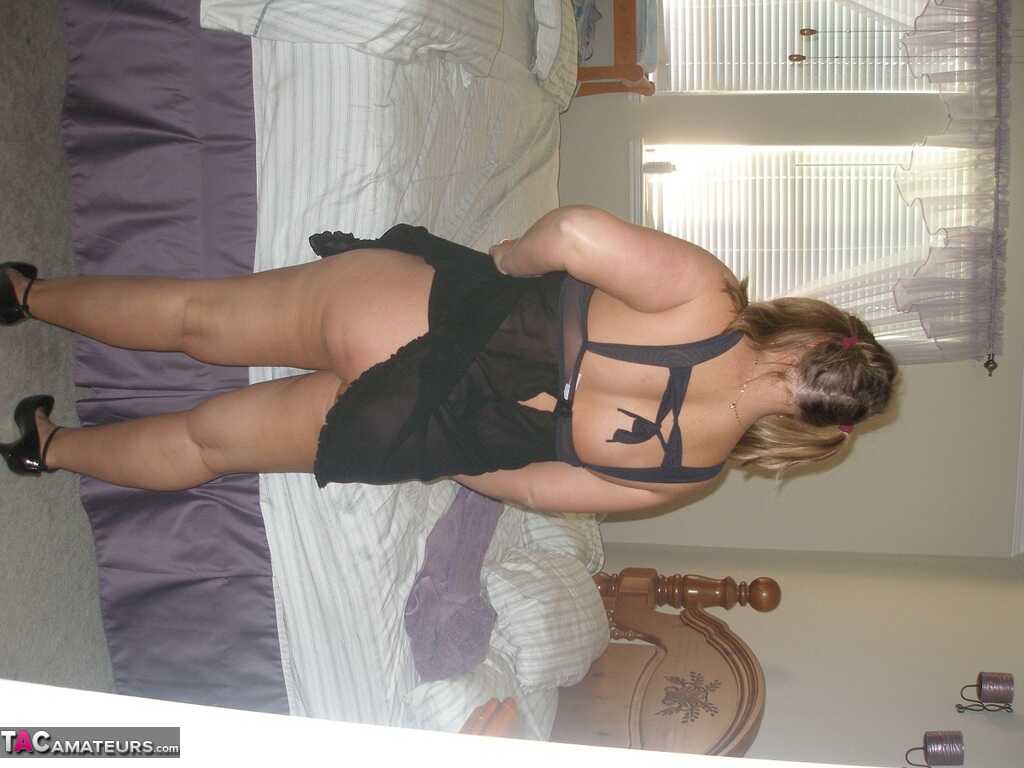 Experiencing Anal Pleasure for the First Time: A BBW MILF's Journey to Self-Discovery - 