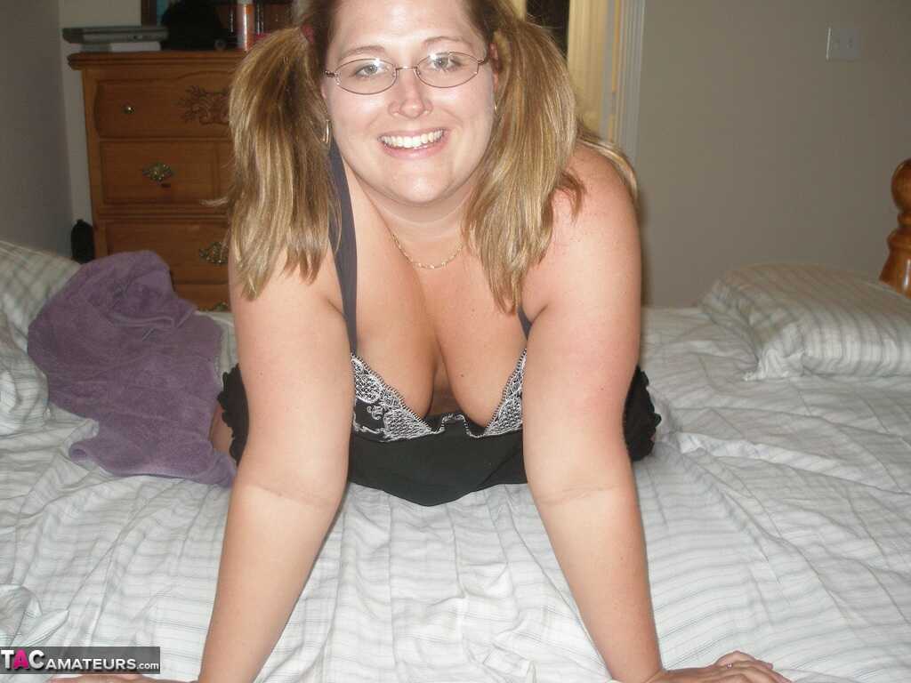 Experiencing Anal Pleasure for the First Time: A BBW MILF's Journey to Self-Discovery - 