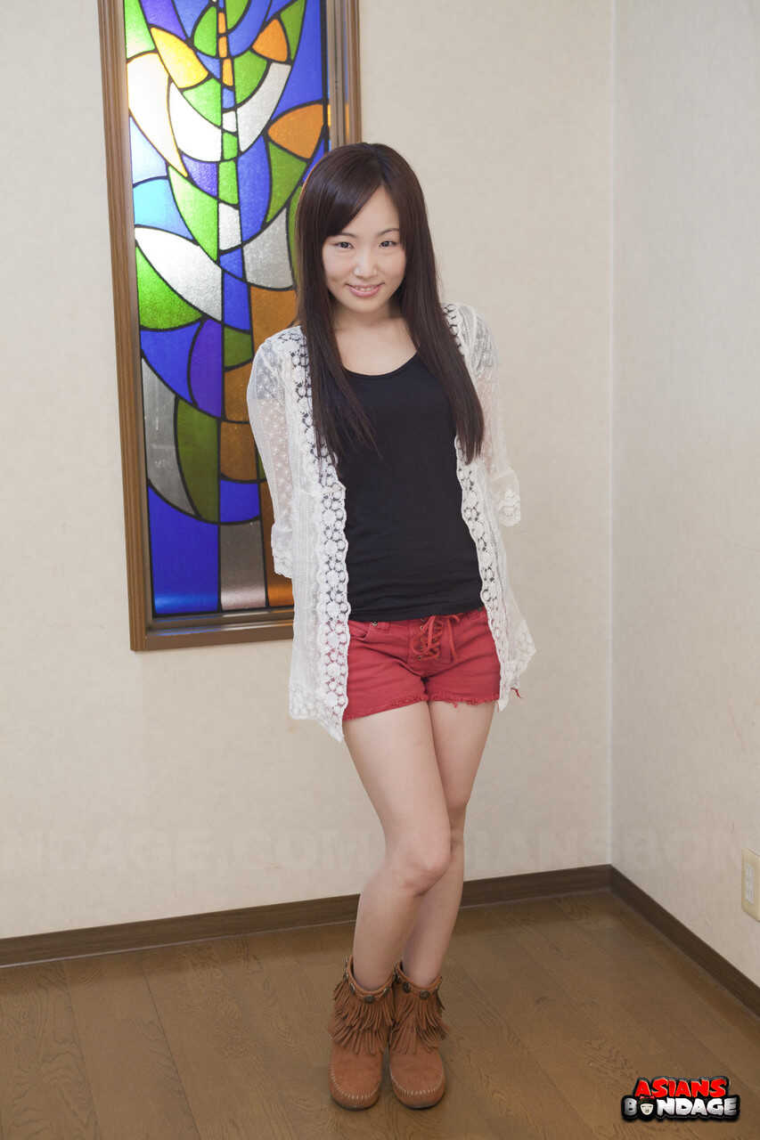 Innocent Ai Mizushima's Cutie Pie Pose in Red Short for a Wet and Wild Casting! - Ai Mizushima