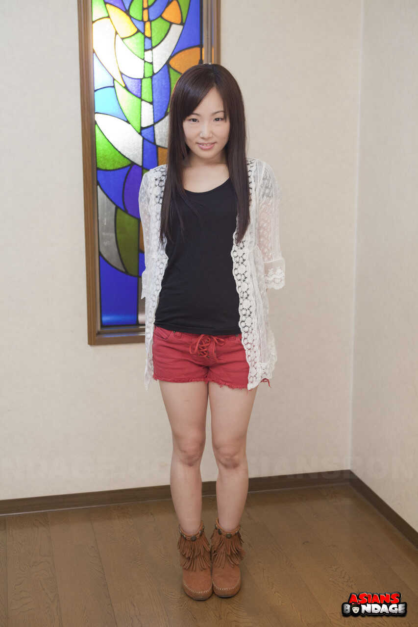 Innocent Ai Mizushima's Cutie Pie Pose in Red Short for a Wet and Wild Casting! - Ai Mizushima