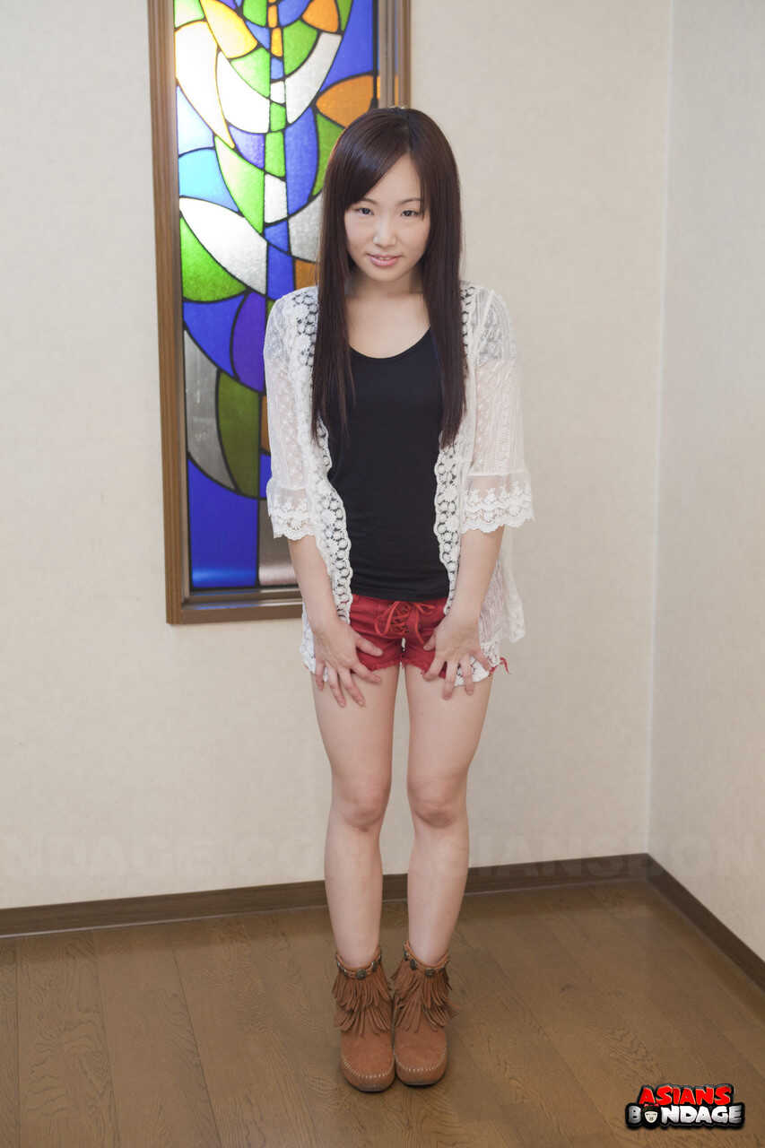Innocent Ai Mizushima's Cutie Pie Pose in Red Short for a Wet and Wild Casting! - Ai Mizushima