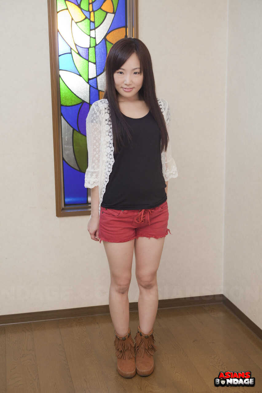 Innocent Ai Mizushima's Cutie Pie Pose in Red Short for a Wet and Wild Casting! - Ai Mizushima