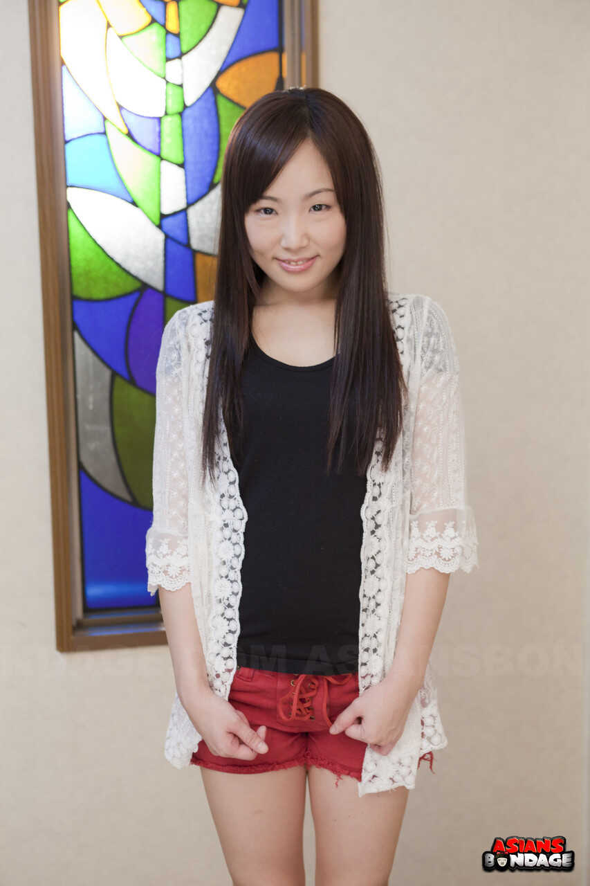 Innocent Ai Mizushima's Cutie Pie Pose in Red Short for a Wet and Wild Casting! - Ai Mizushima