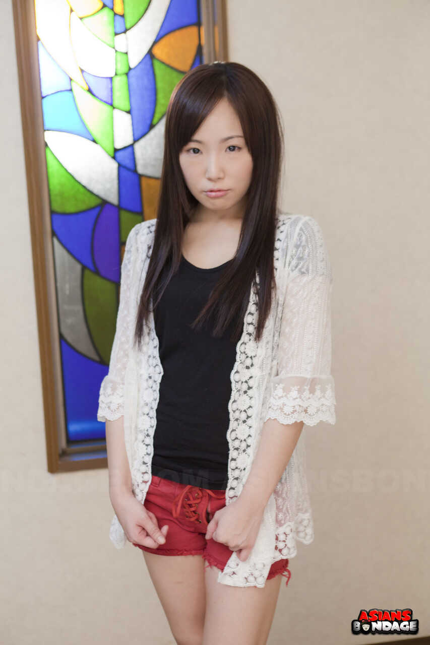 Innocent Ai Mizushima's Cutie Pie Pose in Red Short for a Wet and Wild Casting! - Ai Mizushima