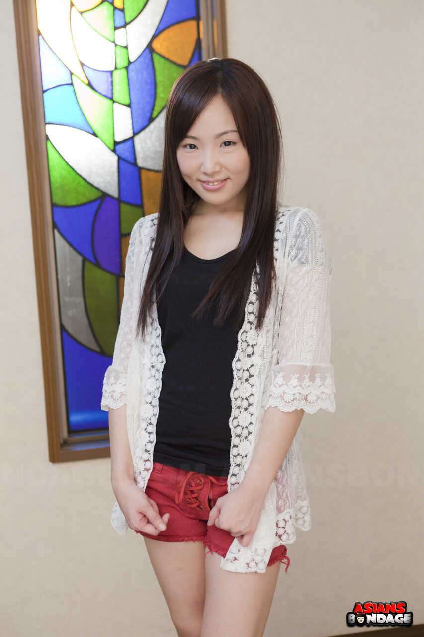 Innocent Ai Mizushima's Cutie Pie Pose in Red Short for a Wet and Wild Casting! - Ai Mizushima