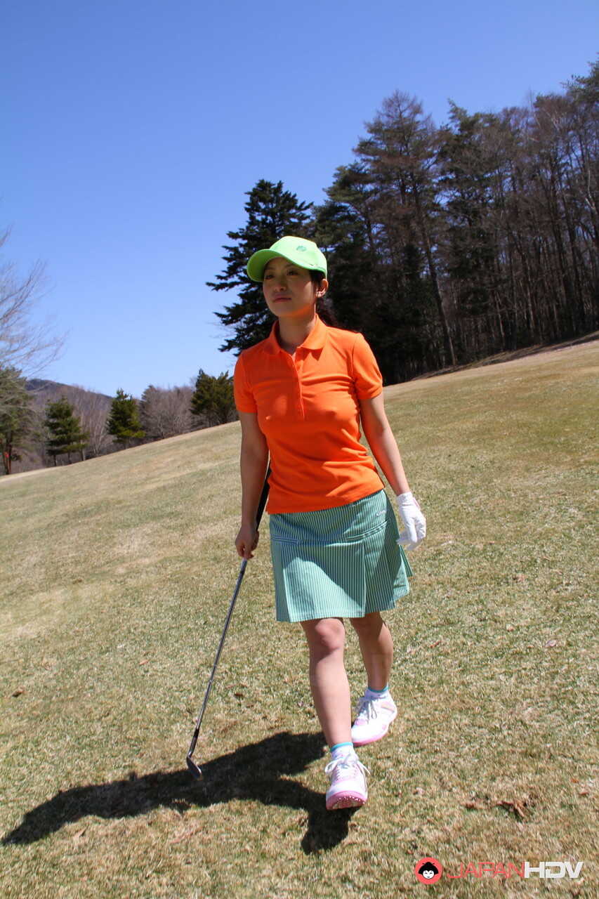 Japanese Golfer Nana Kunimi's Upskirt Shots on the Green Leave Her Competitors in the Rough - Nana Kunimi