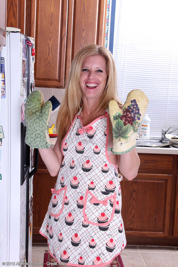 Gail, the Hot MILF Housewife, Ditches Her Kitchen Apron and Gets Naked in Heels for a Steamy Photoshoot - Gail