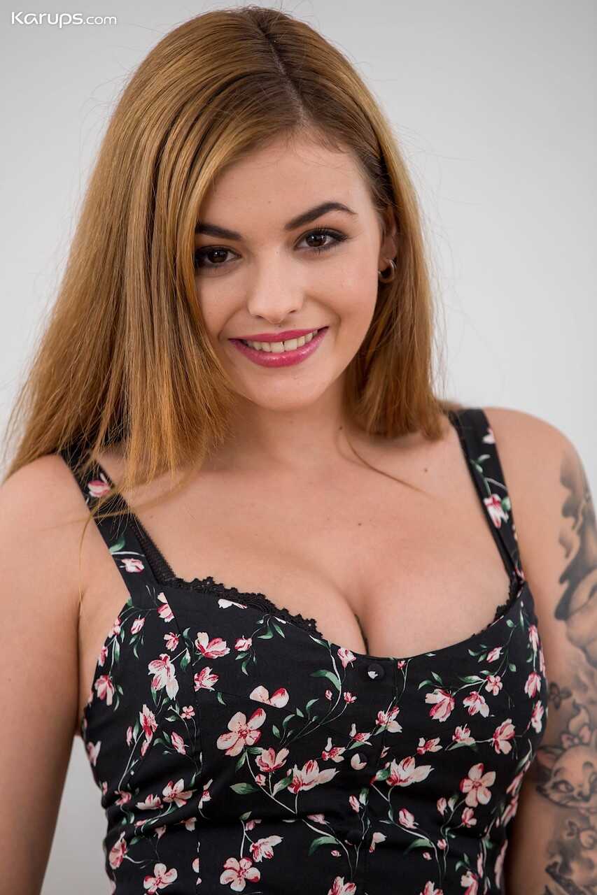Tattooed secretary Lara Duro's tight ass exposed after disrobing to stockings! - Lara Duro